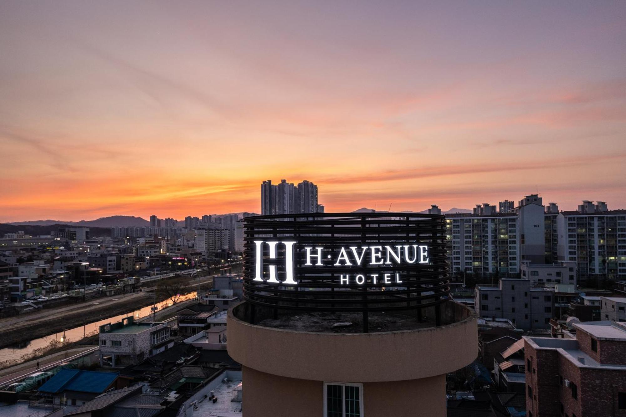 Hotel H Avenue Chuncheon Exterior foto